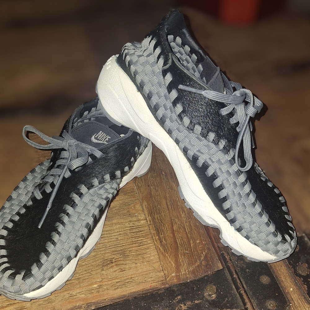Nike Black and Gray Woven Sneakers